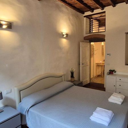 Borgo San Frediano Hideaway Apartment ฟลอเรนซ์ ภายนอก รูปภาพ