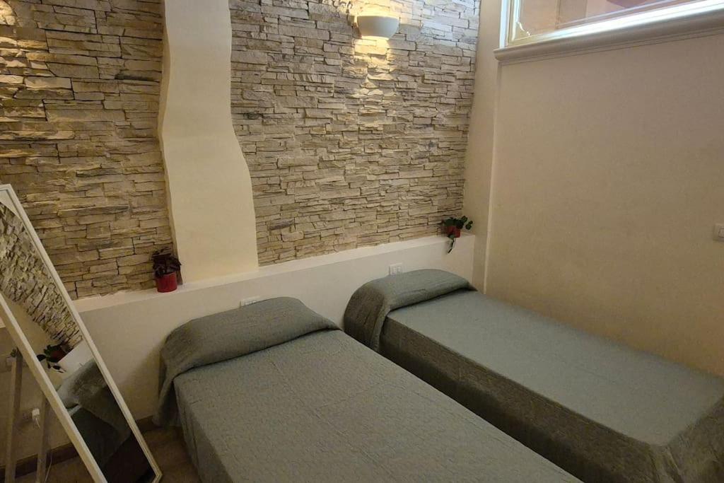 Borgo San Frediano Hideaway Apartment ฟลอเรนซ์ ภายนอก รูปภาพ