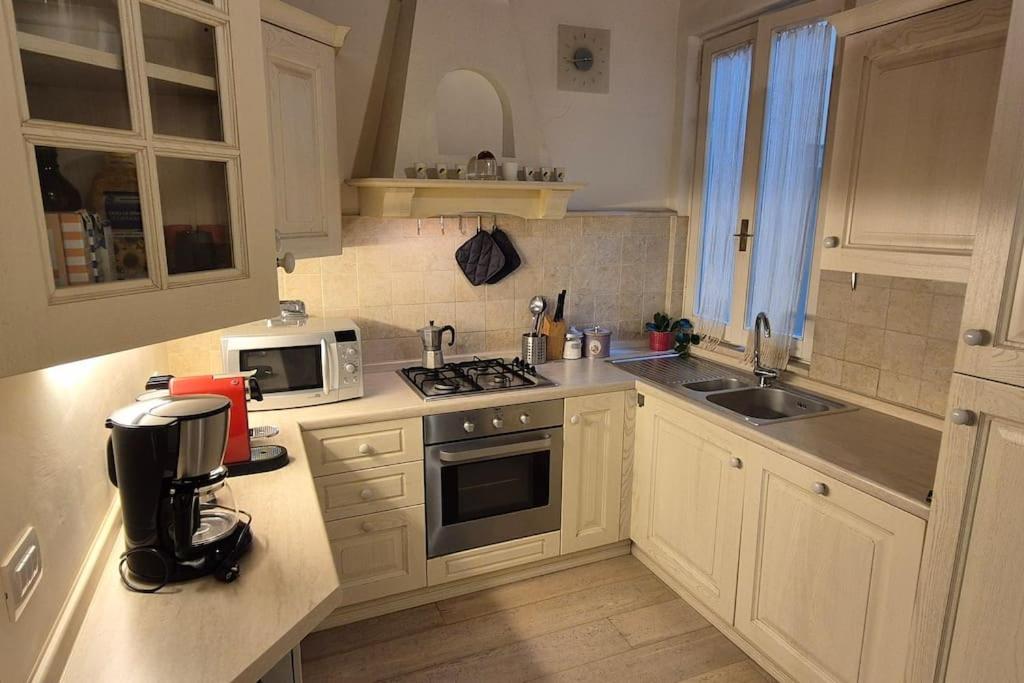 Borgo San Frediano Hideaway Apartment ฟลอเรนซ์ ภายนอก รูปภาพ